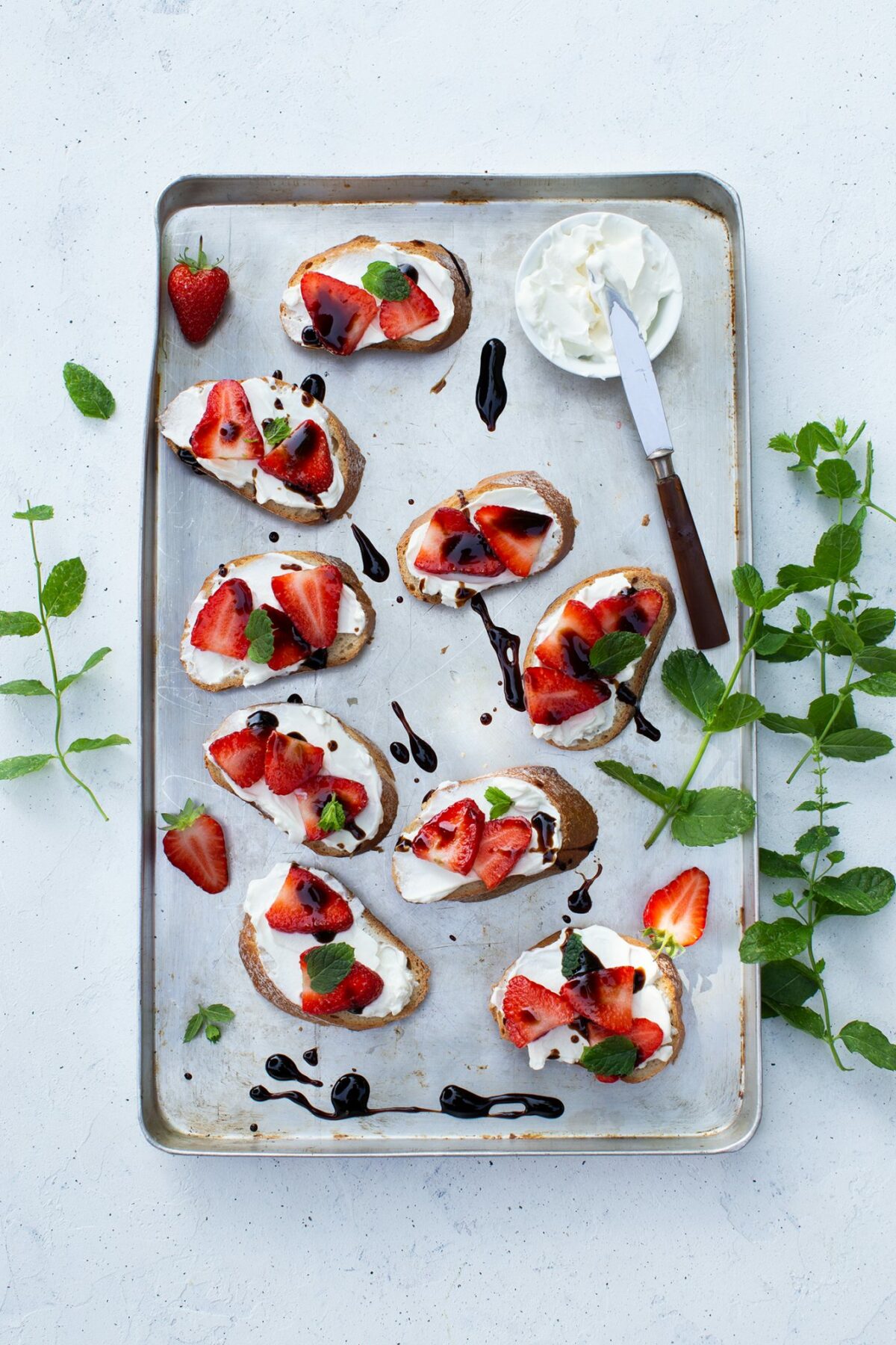 Erdbeer-Ziegenkäse-Crostini, Lisa Nieschlag, Food Styling, Food Fotografie, Münster, NRW